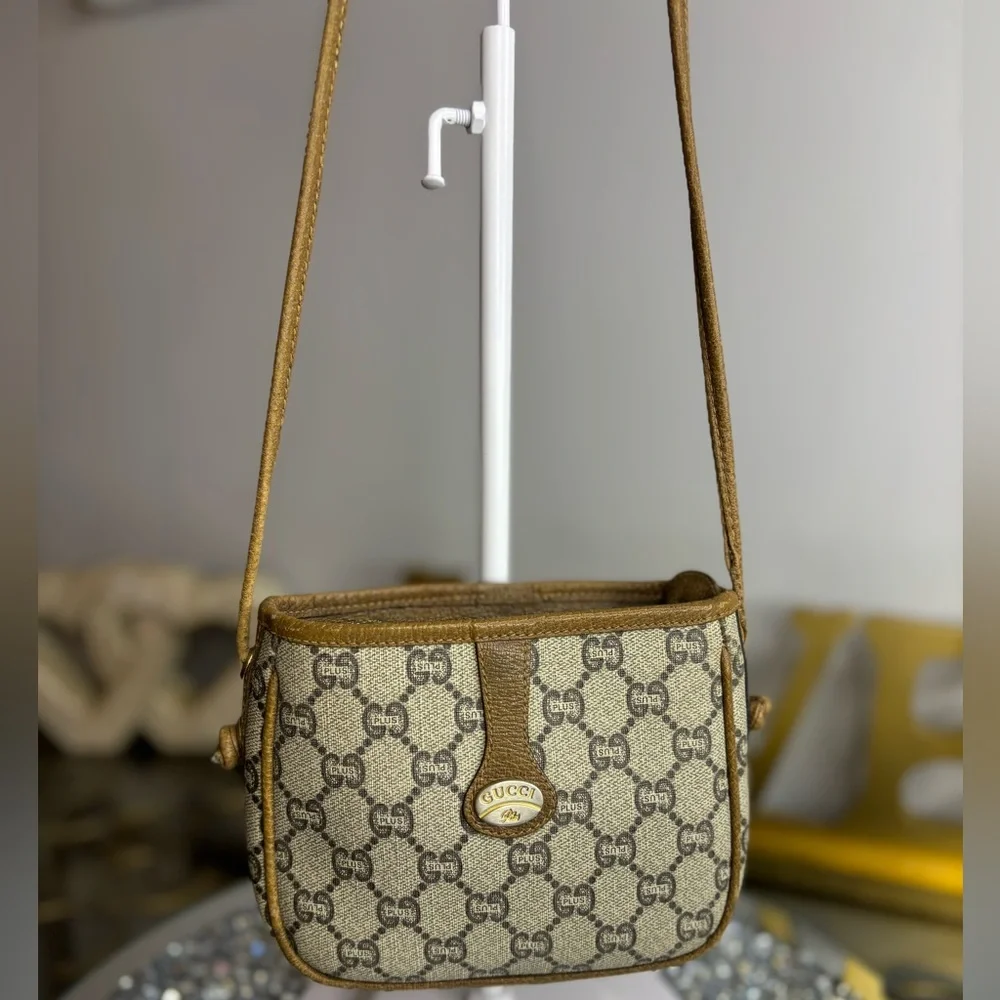 Gucci vintage 1980s "Plus" shoulder bag EUC - Picture 1 of 14